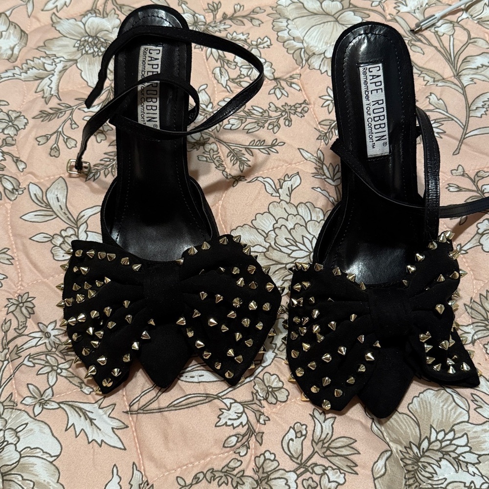 Cape Robbin Black Heels with Studded Bow